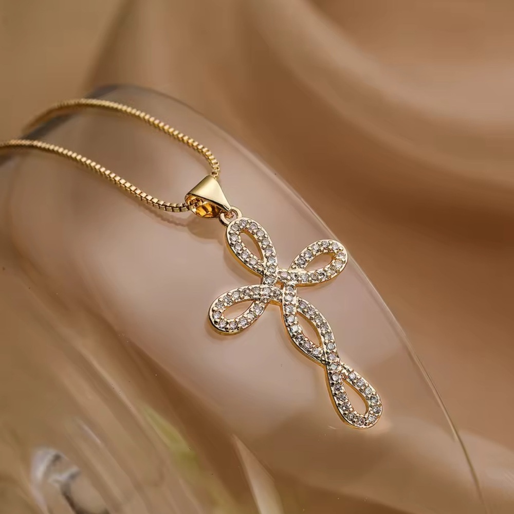Elegant Gold Cross Pendant Necklace